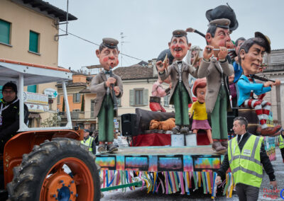 Carro di carnevale dal titolo "Quando ero piccolo io" a Crema 2023