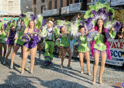 Le ballerine del gruppo di animazione "The tropical dream show" al carnevale di Crema 2023