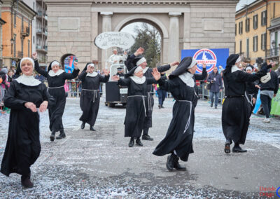 Gruppo "Il Convento più pazzo del mondo" al carnevale di Crema